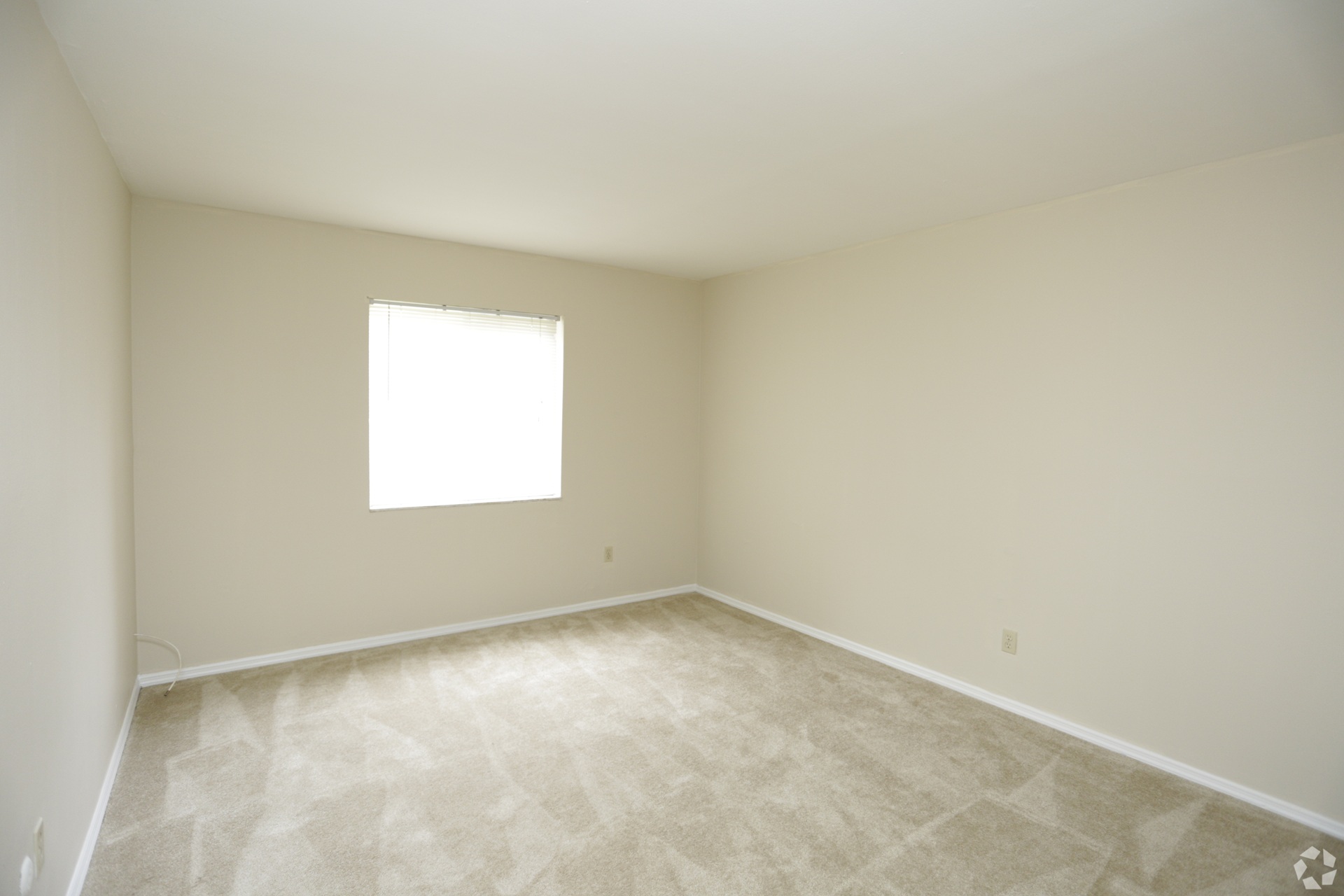 Rivertrails Apartments second bedroom in Saint Louis, MO