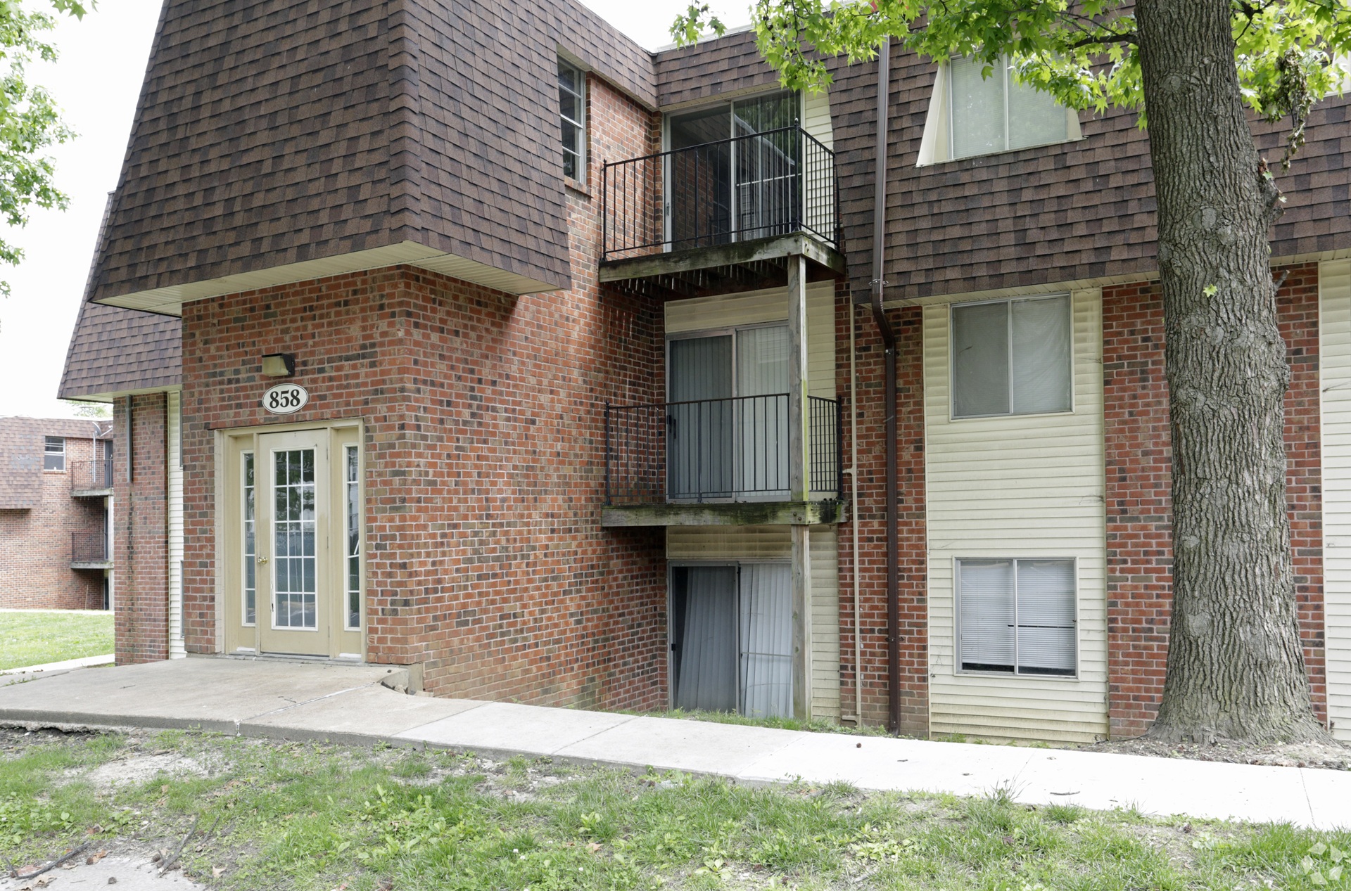 Rivertrails Apartments exterior in Saint Louis, MO