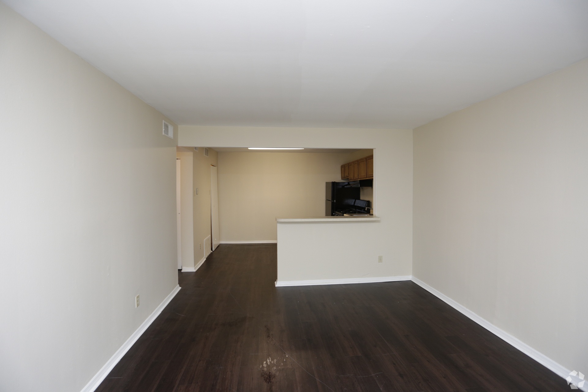 Rivertrails Apartments living room in Saint Louis, MO